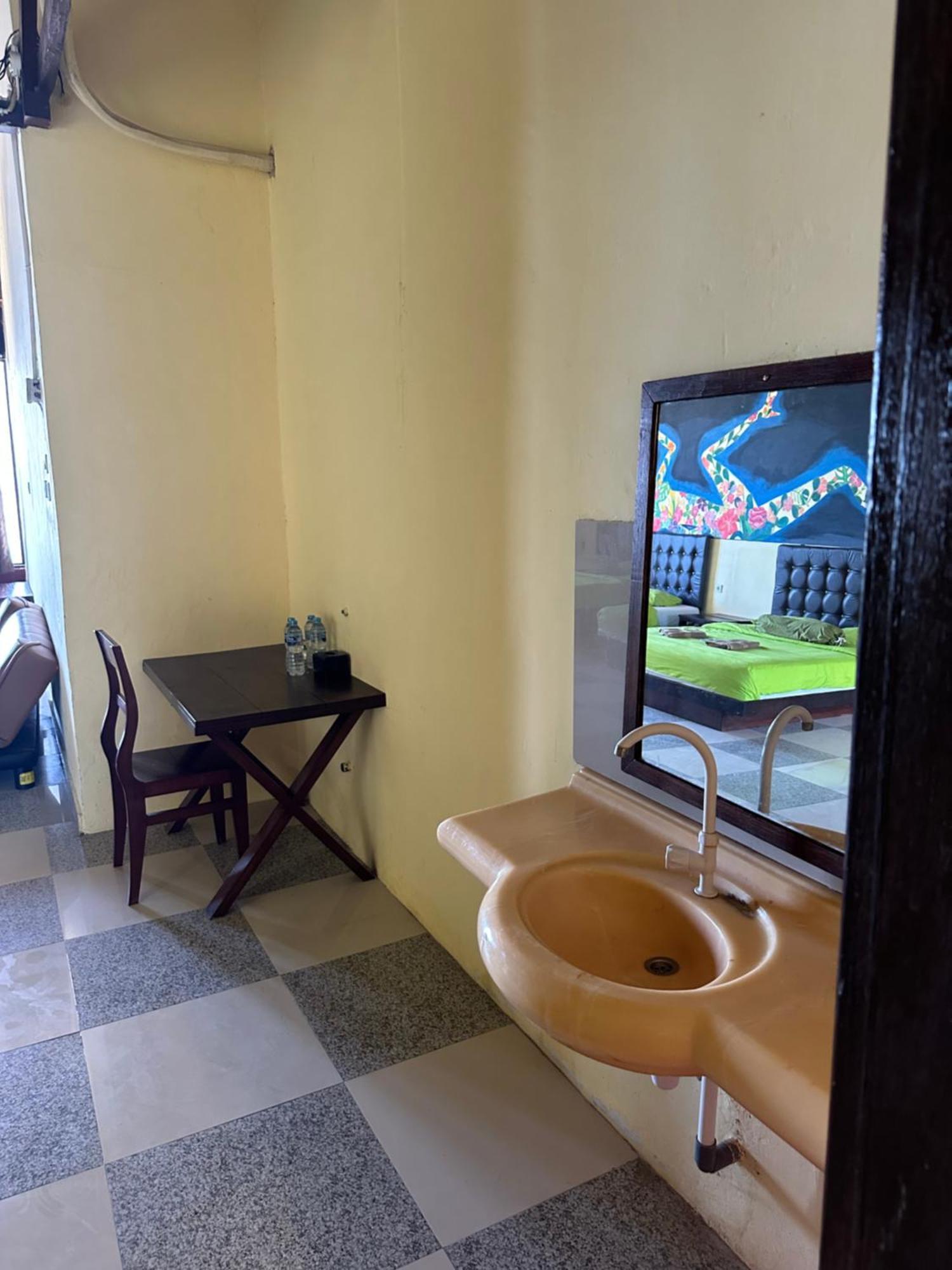 Mooi Park Hotell Sorong Eksteriør bilde