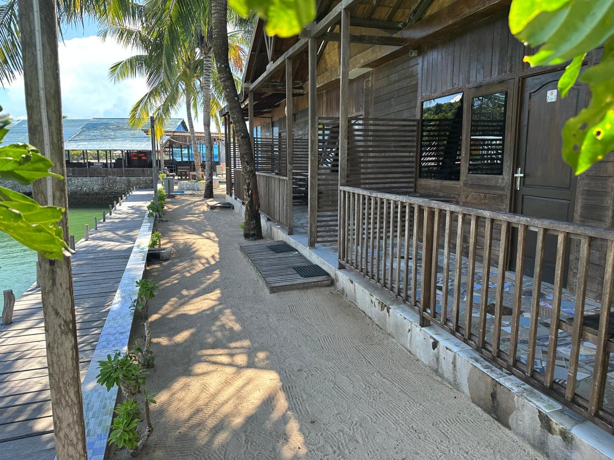 Mooi Park Hotell Sorong Eksteriør bilde